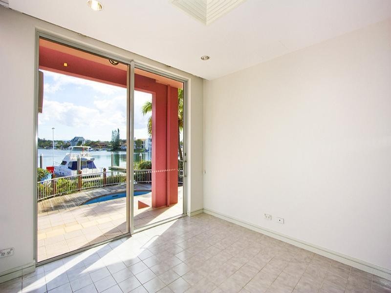 2 ‘Grand Mariner’ 12 Commodore Drive, Surfers Paradise QLD 4217