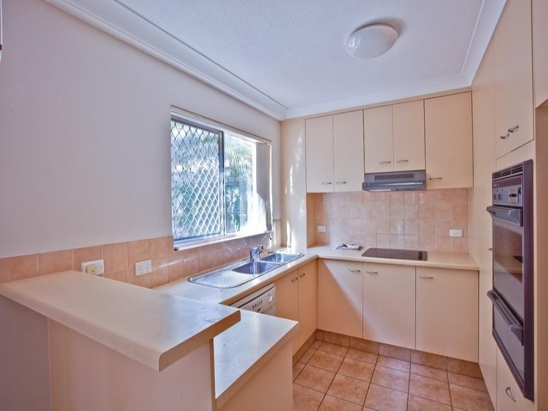 1 ‘Lynda Lodge’ 14 Second Avenue, Broadbeach QLD 4218