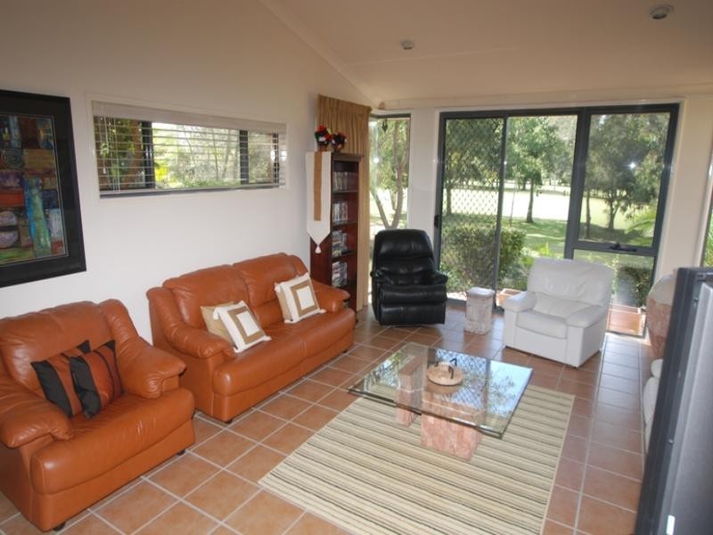 Villa 8 ‘Twerton’, 125 Santa Cruz Boulevard, Clear Island Waters QLD 4226