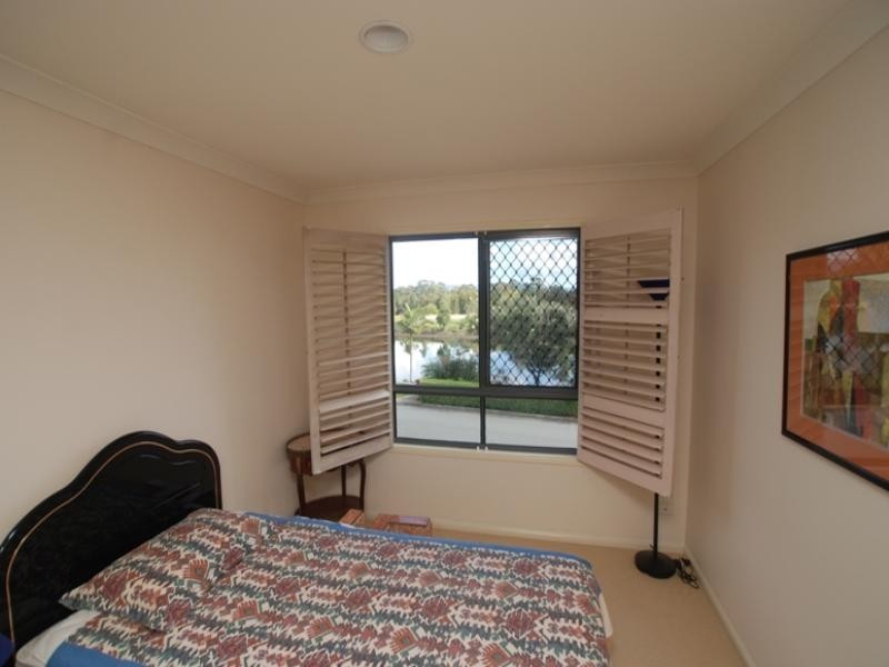 Villa 8 ‘Twerton’, 125 Santa Cruz Boulevard, Clear Island Waters QLD 4226