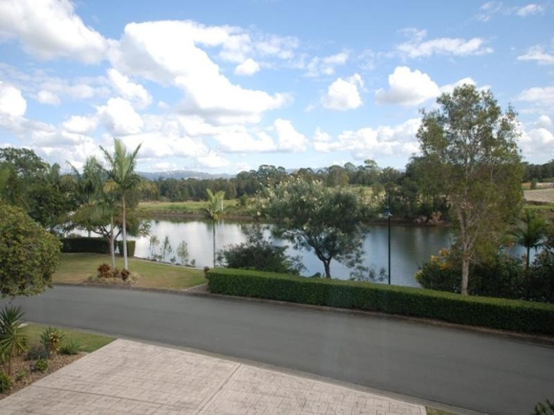 Villa 8 ‘Twerton’, 125 Santa Cruz Boulevard, Clear Island Waters QLD 4226