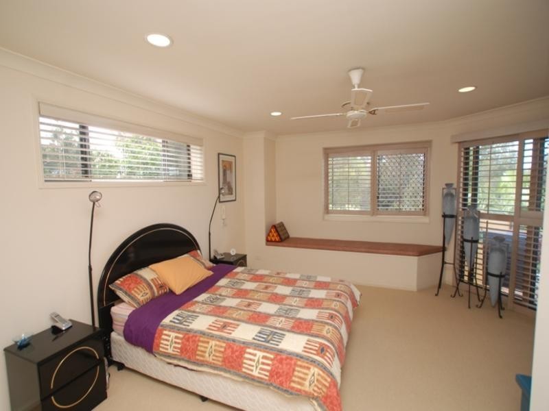 Villa 8 ‘Twerton’, 125 Santa Cruz Boulevard, Clear Island Waters QLD 4226