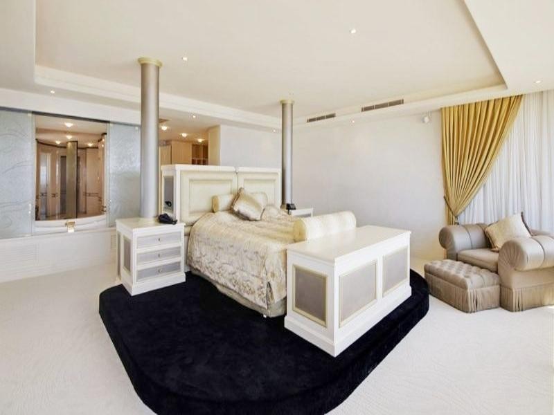 31 Hedges Avenue, Mermaid Beach QLD 4218