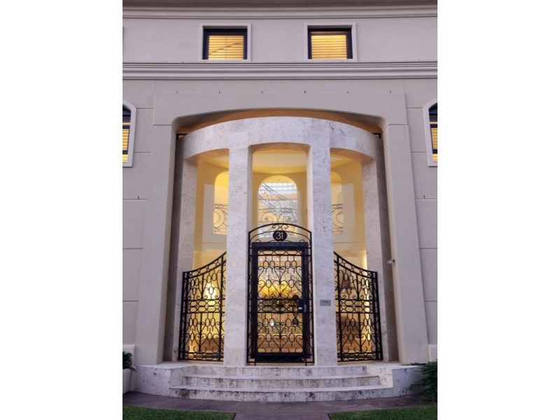 31 Hedges Avenue, Mermaid Beach QLD 4218