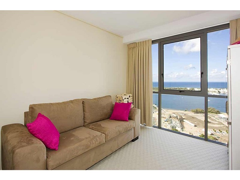 292/105 Scarborough Street, Southport QLD 4215