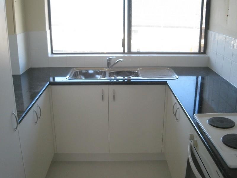 10/18 Sunshine Boulevard, Broadbeach Waters QLD 4218