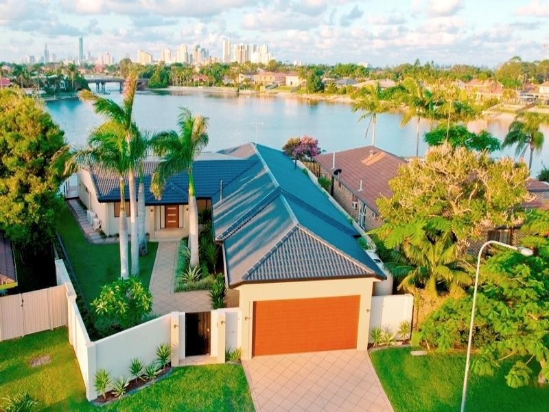 52 Rumrunner Street, Mermaid Waters QLD 4218