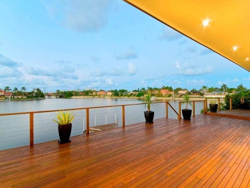 52 Rumrunner Street, Mermaid Waters QLD 4218