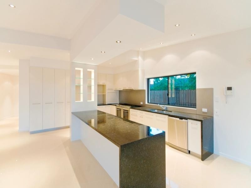 52 Rumrunner Street, Mermaid Waters QLD 4218