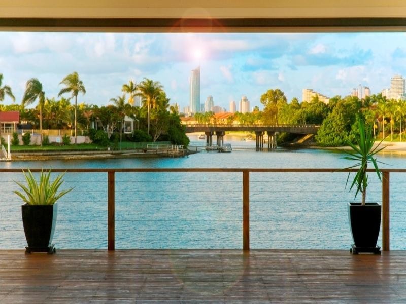 52 Rumrunner Street, Mermaid Waters QLD 4218