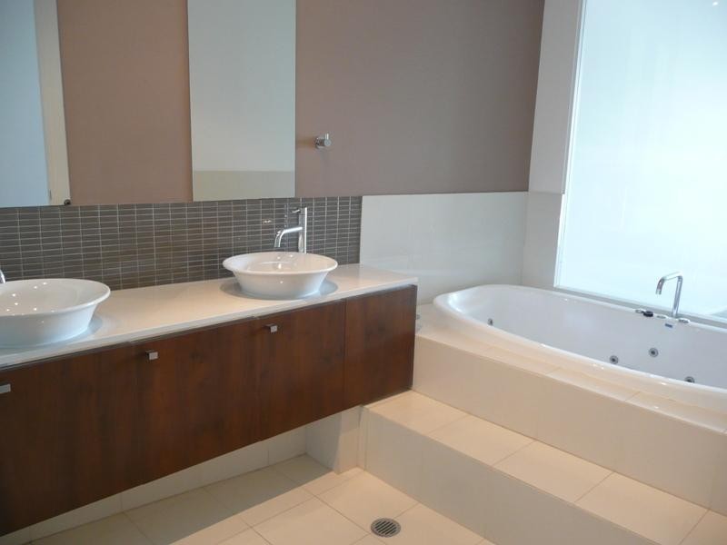 Varsity Lakes QLD 4227