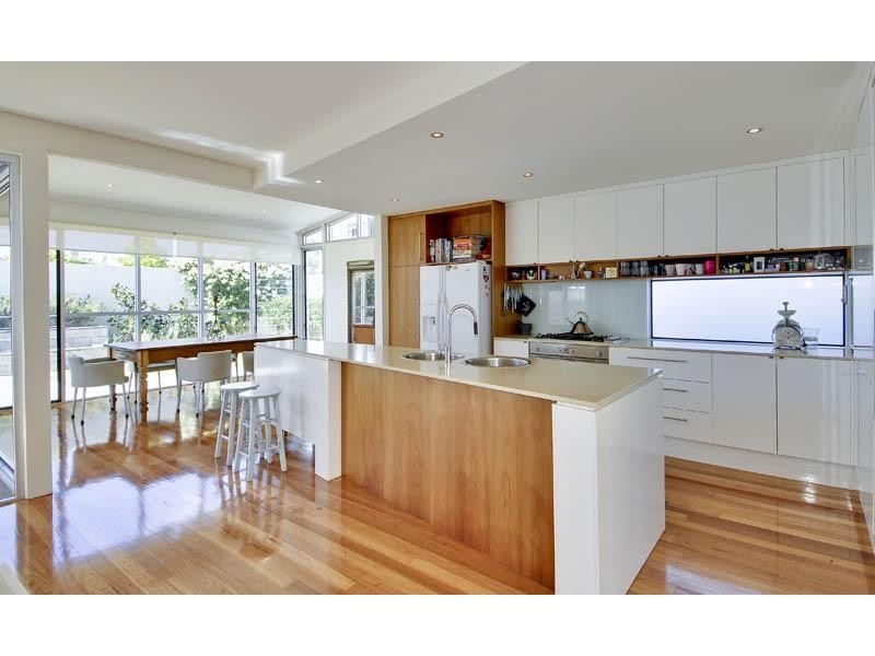 16 Petrel Avenue, Mermaid Beach QLD 4218