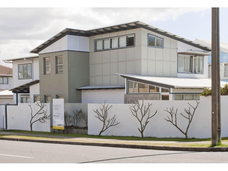 16 Petrel Avenue, Mermaid Beach QLD 4218