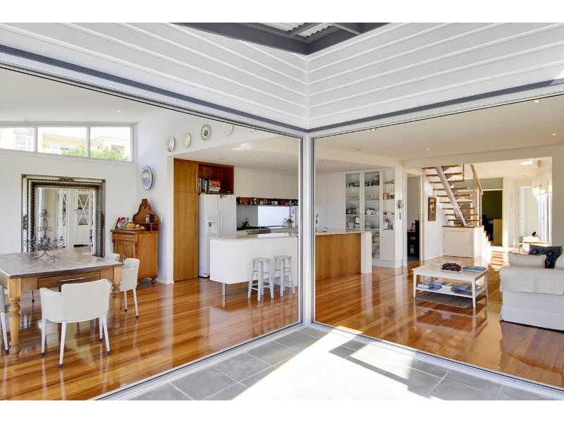 16 Petrel Avenue, Mermaid Beach QLD 4218