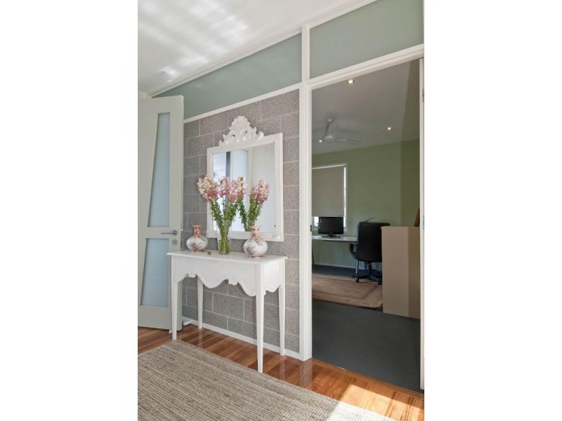 16 Petrel Avenue, Mermaid Beach QLD 4218