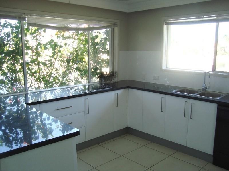 18 Havana Key, Broadbeach Waters QLD 4218