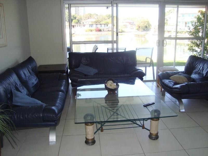 18 Havana Key, Broadbeach Waters QLD 4218