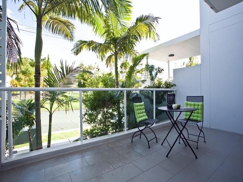 2/5 ‘Reflections On The Park’ Aruma Street, Chevron Island QLD 4217