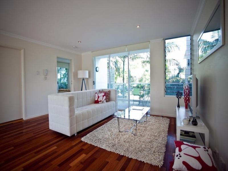 2/5 ‘Reflections On The Park’ Aruma Street, Chevron Island QLD 4217