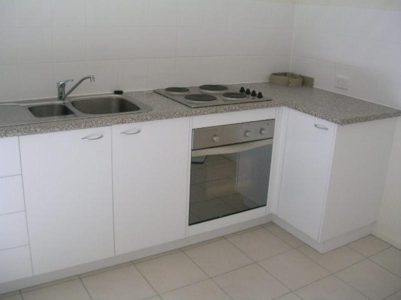 2/25 Thornton Street, Surfers Paradise QLD 4217