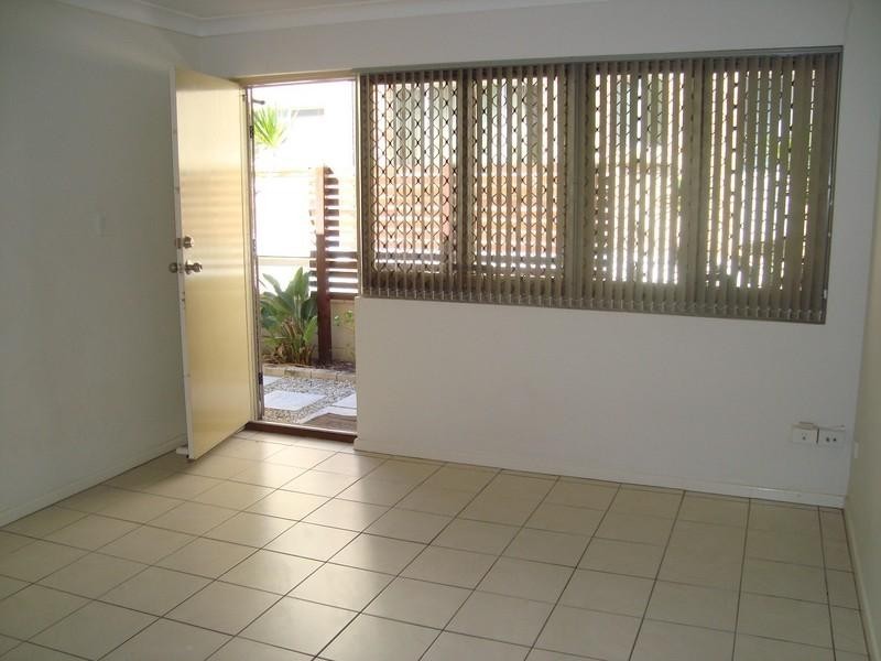 2/25 Thornton Street, Surfers Paradise QLD 4217