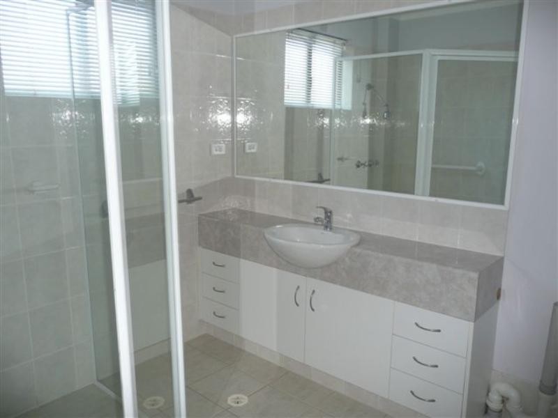 Clear Island Waters QLD 4226