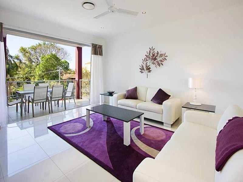 1-5 ‘Seabay Apartments’, 30 Stephens Street, Burleigh Heads QLD 4220