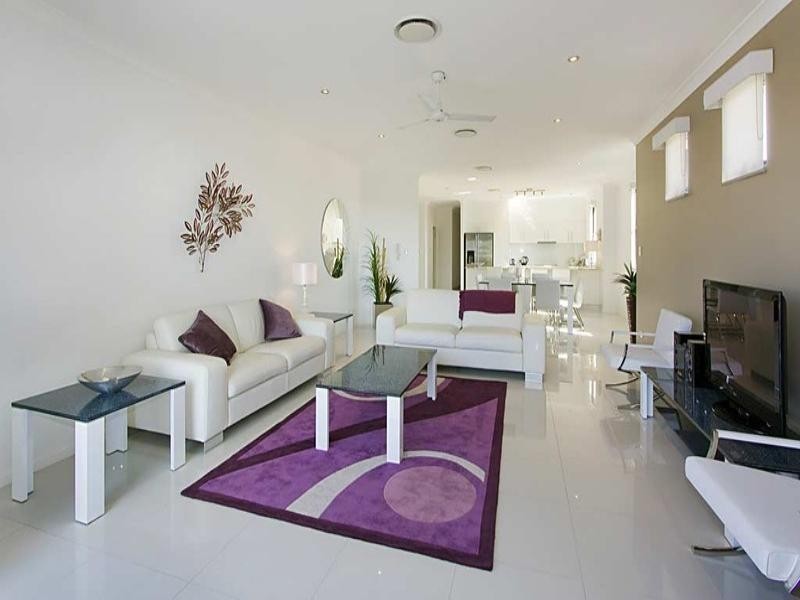 1-5 ‘Seabay Apartments’, 30 Stephens Street, Burleigh Heads QLD 4220