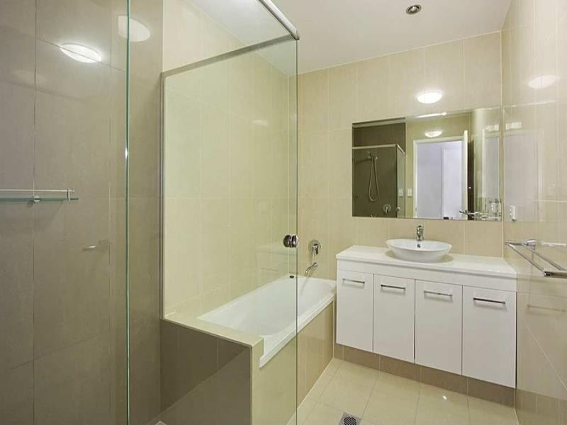 1-5 ‘Seabay Apartments’, 30 Stephens Street, Burleigh Heads QLD 4220