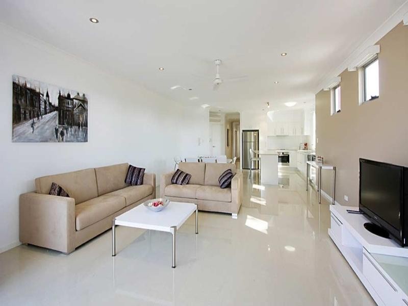 30 ‘Seabay Apartments’, Stephens Street, Burleigh Heads QLD 4220