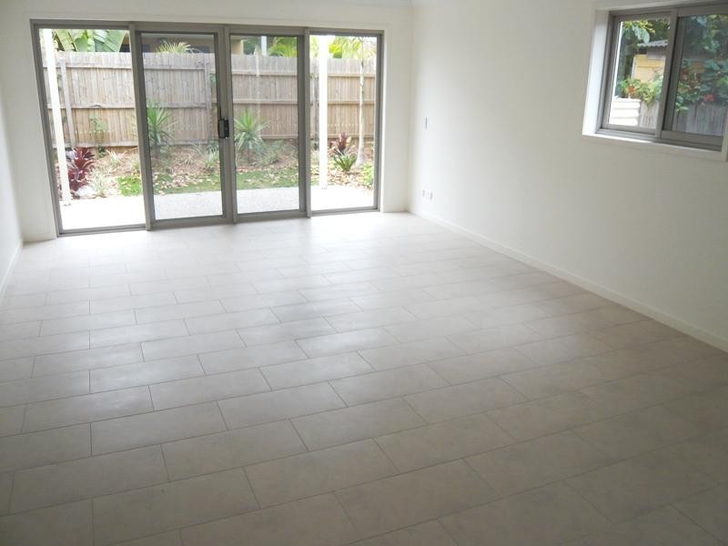 2/41 Dolphin Avenue, Mermaid Beach QLD 4218