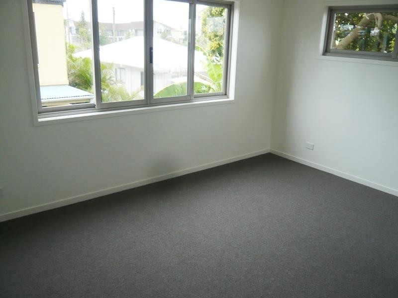 2/41 Dolphin Avenue, Mermaid Beach QLD 4218