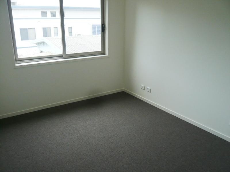 2/41 Dolphin Avenue, Mermaid Beach QLD 4218