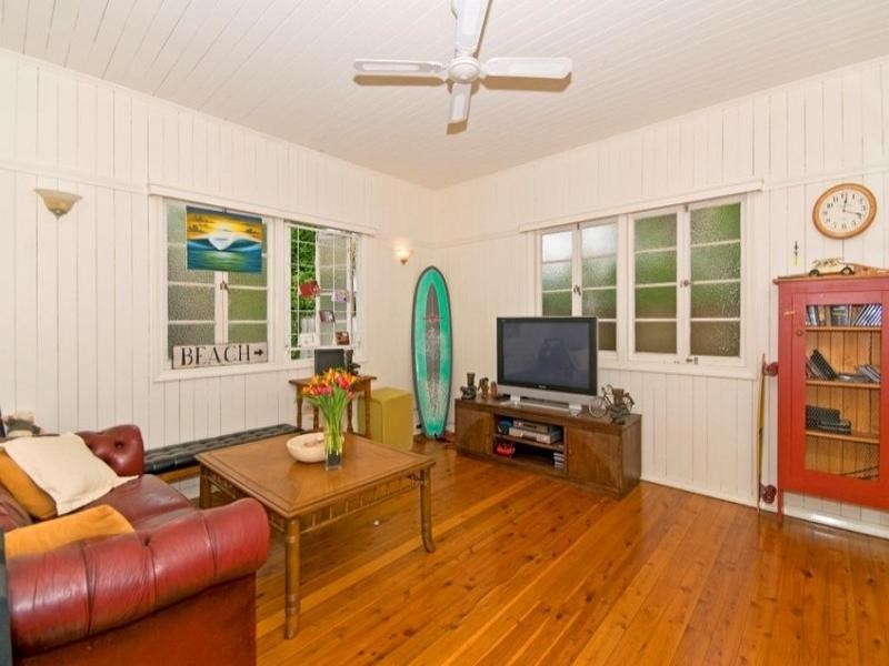 37 Peerless Avenue, Mermaid Beach QLD 4218