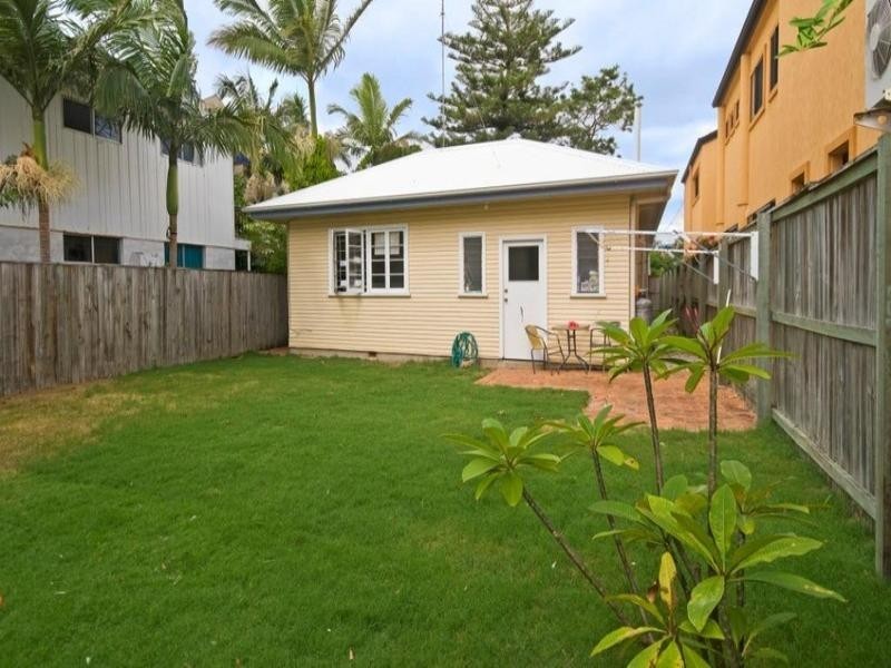 37 Peerless Avenue, Mermaid Beach QLD 4218