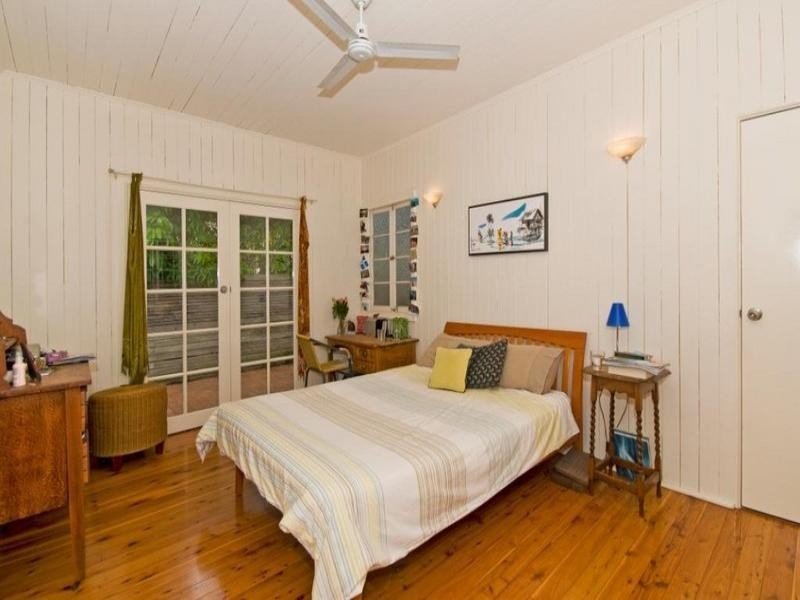 37 Peerless Avenue, Mermaid Beach QLD 4218