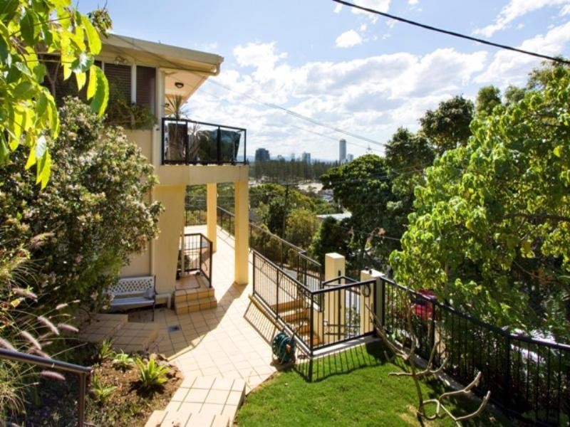 6 Nathan Street, Burleigh Heads QLD 4220