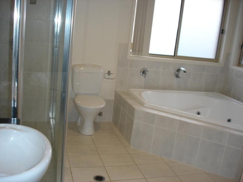 49 Bridgewater Drive, Varsity Lakes QLD 4227