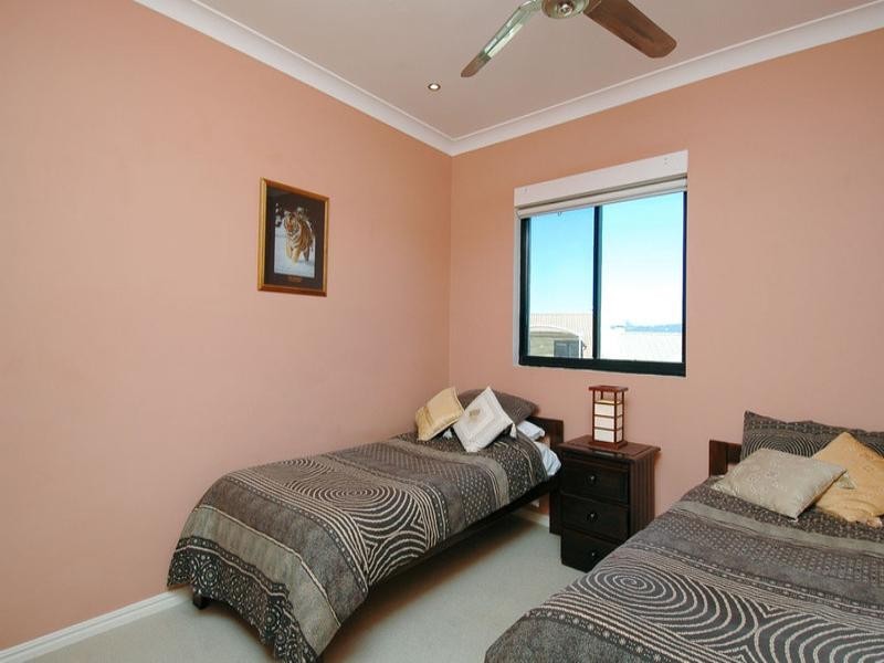 1 Great Hall Drive, Miami QLD 4220