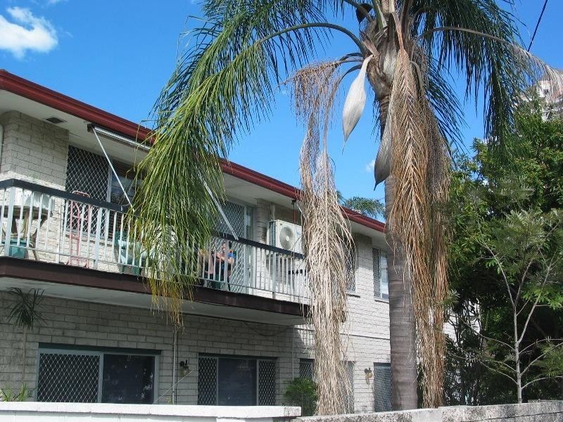 5 ‘Vaucluse’ 143 Surf Parade, Broadbeach QLD 4218