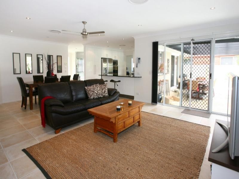 Clear Island Waters QLD 4226