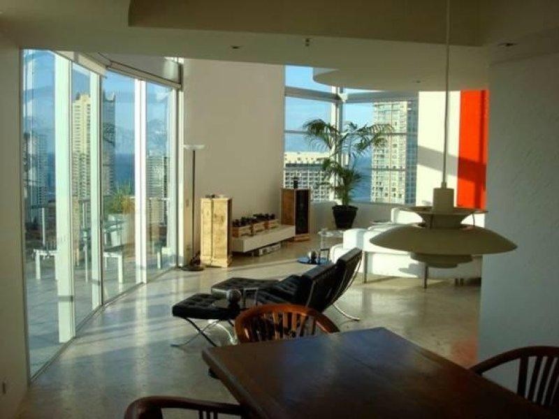 40 Riverview Parade, Surfers Paradise QLD 4217