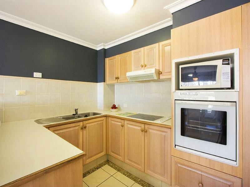 29/122 Old Burleigh Road, Broadbeach QLD 4218