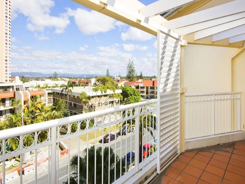 29/122 Old Burleigh Road, Broadbeach QLD 4218