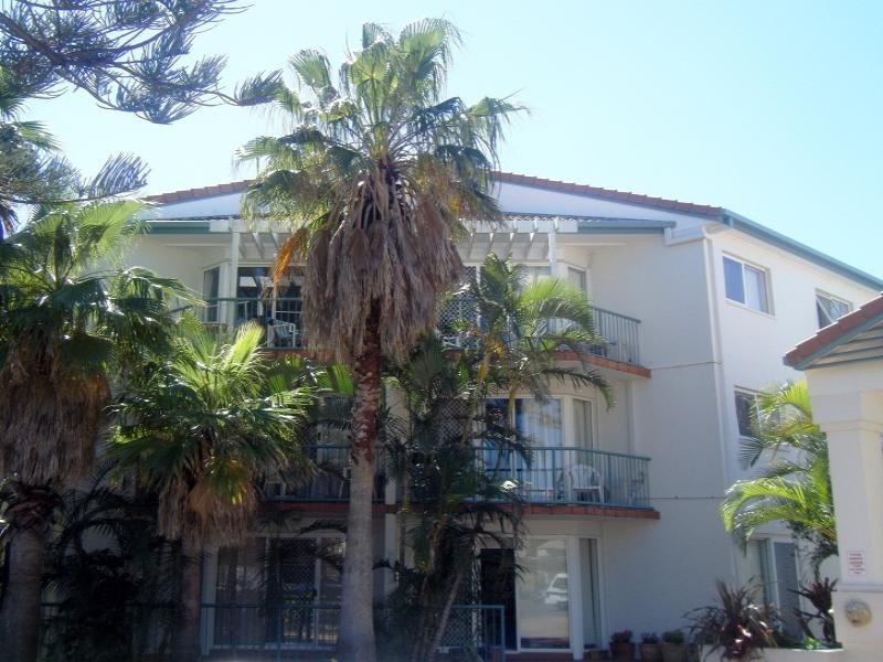 52 ‘Grande Florida’ 7 Redondo Avenue, Miami QLD 4220