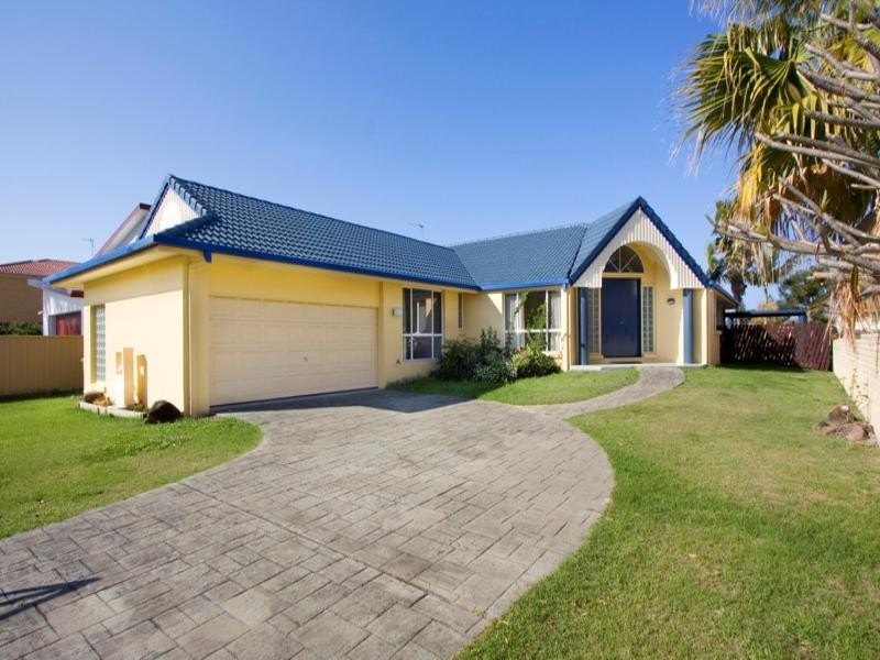 160 Sunshine Boulevard, Mermaid Waters QLD 4218