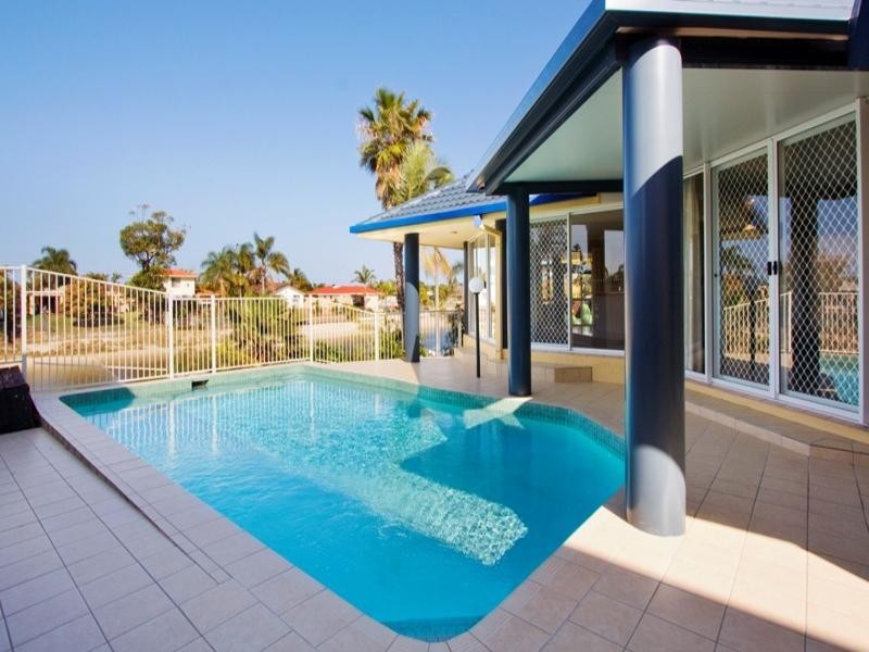 160 Sunshine Boulevard, Mermaid Waters QLD 4218