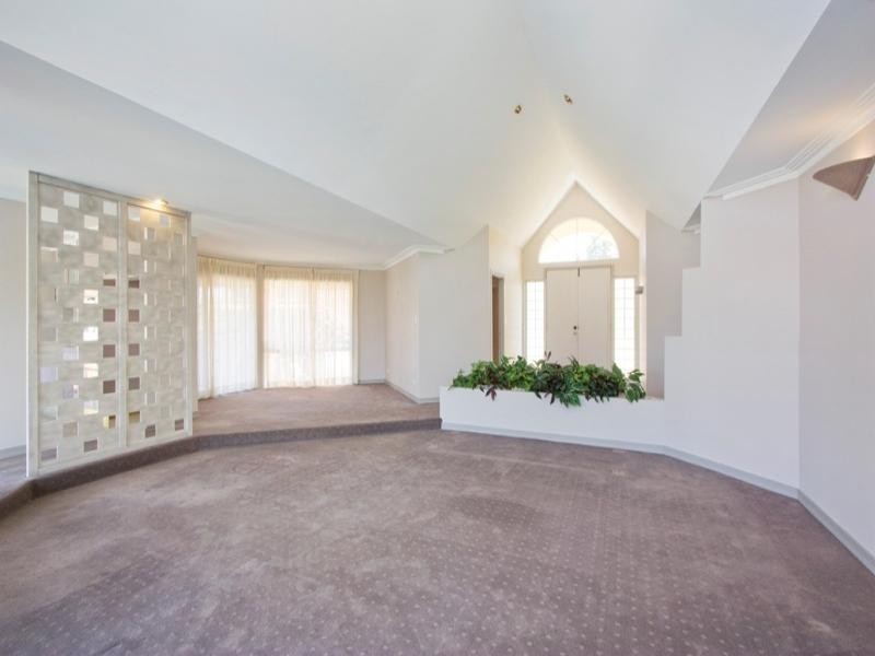 160 Sunshine Boulevard, Mermaid Waters QLD 4218