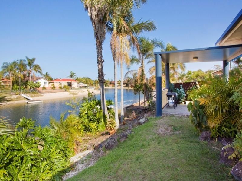 160 Sunshine Boulevard, Mermaid Waters QLD 4218