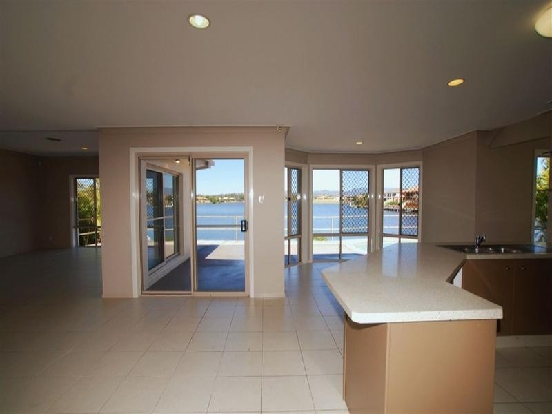 122 Port Jackson Boulevard, Clear Island Waters QLD 4226